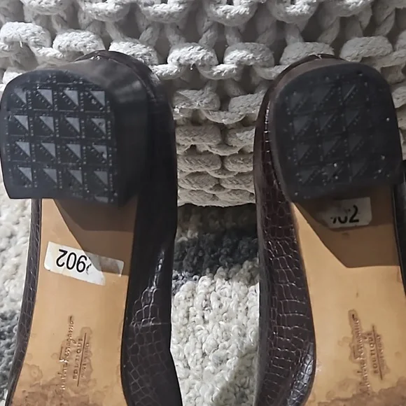 Salvatore Ferragamo Shoes - Picture 7 of 10